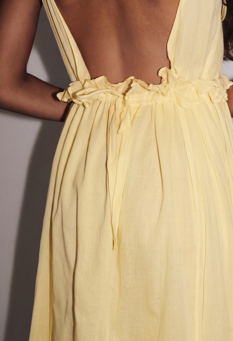 Robe longue Gaia citron  en voile de coton, silhouette fluide bohème chic avec coupe longue aérienne